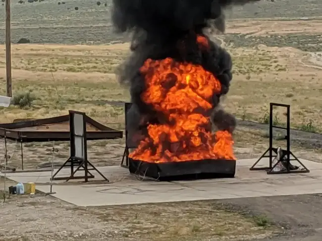 600 Gallon Liquid pool fire